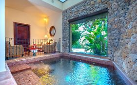 Casa Flores con Piscina interior climatizada